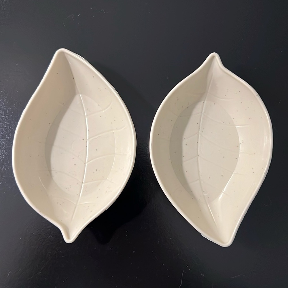 Leaf Shaped Sauce Holder